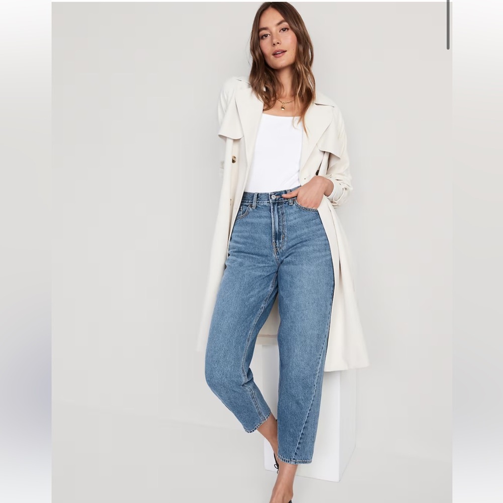 Extra High-Waisted Balloon Ankle Jeans